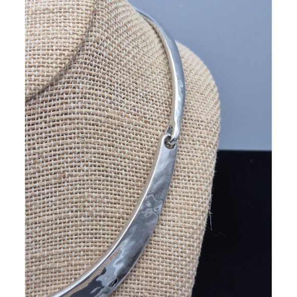 Chico's Hammered Silver Tone Structured Collar Necklace Brutalist Minimalist - Picture 5 of 8
